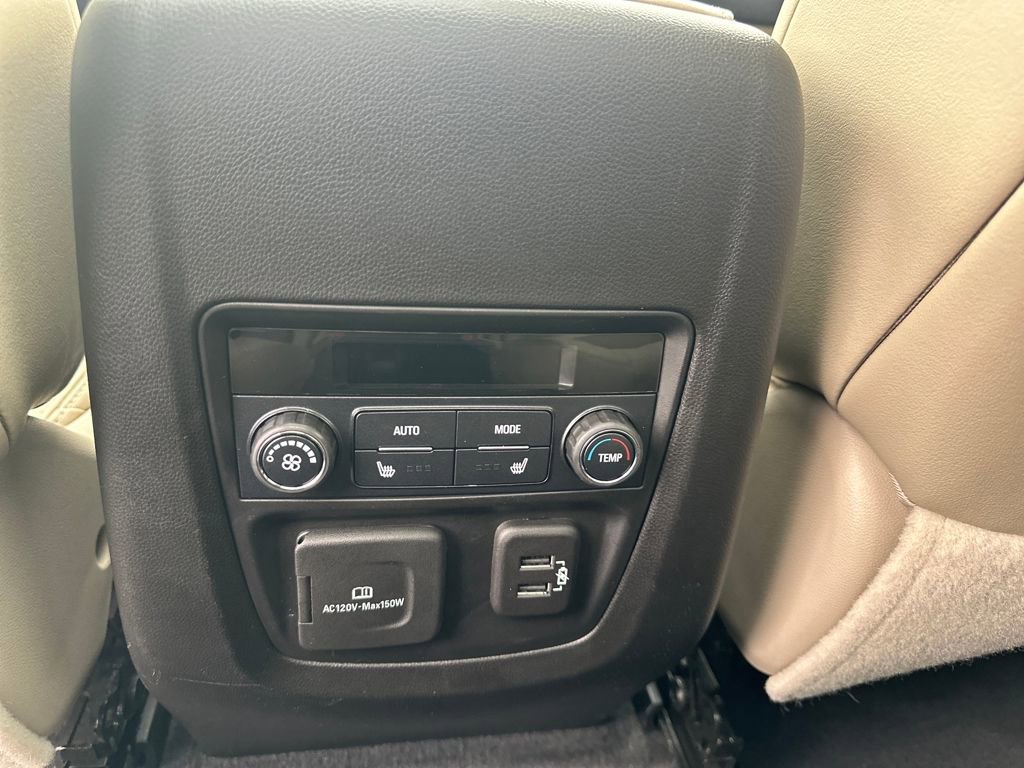 Used 2020 Buick Enclave Premium w/ Sun and Sites Package image 24