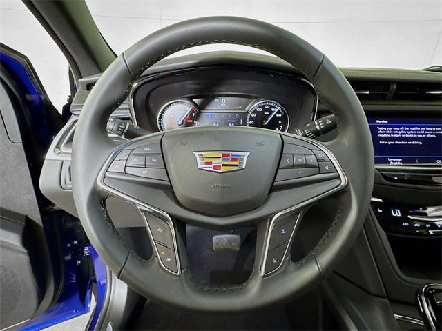 New 2025 Cadillac XT5 Luxury image 6