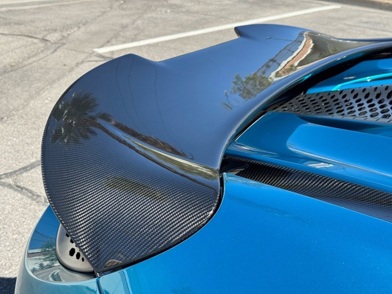 Used 2024 McLaren 750S RWD image 22