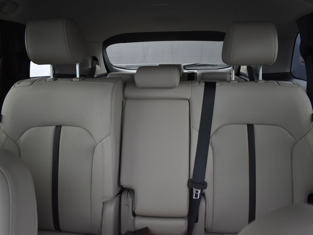 Certified 2025 MAZDA CX-90 3.3 Turbo w/ Preferred Package image 23