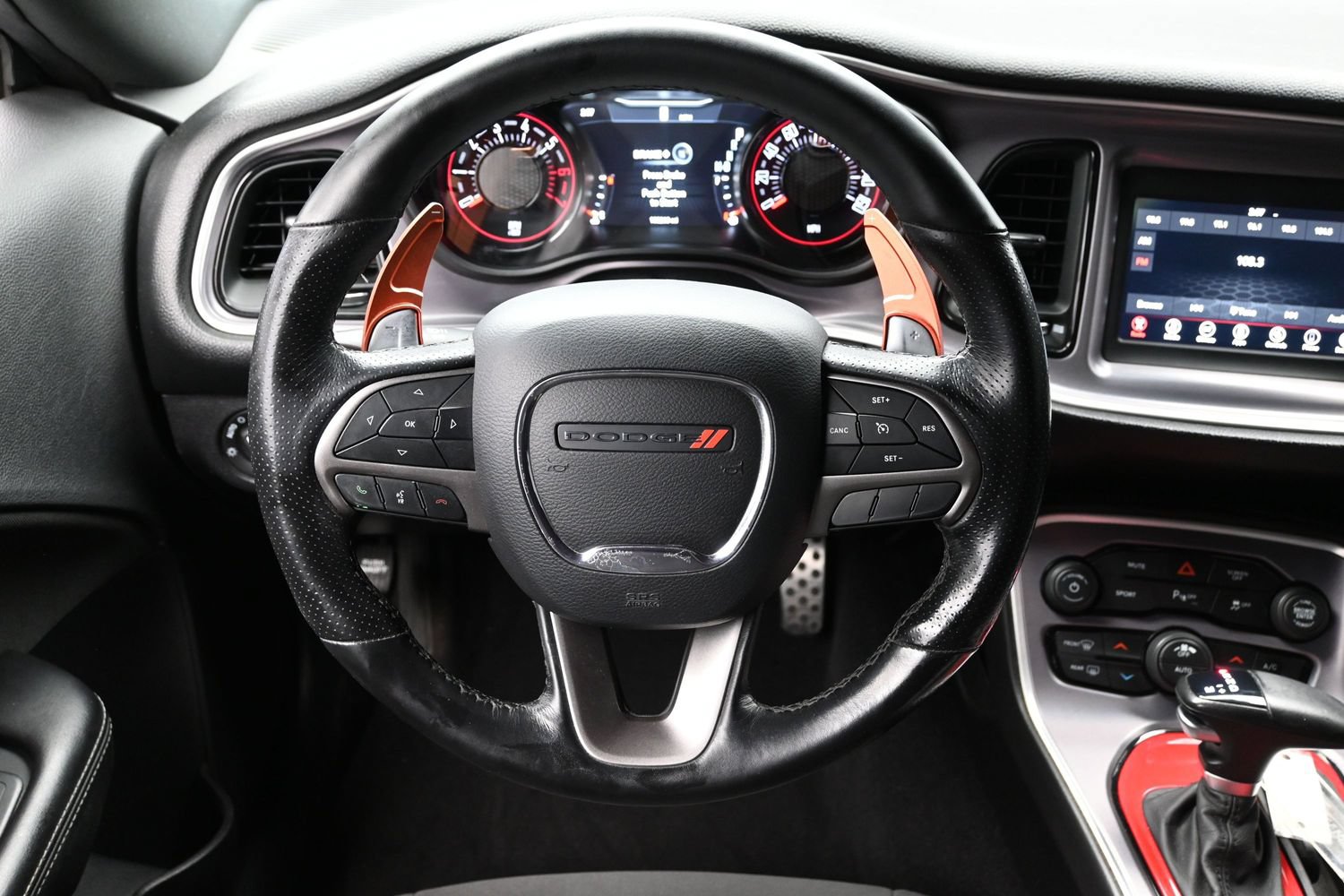 Used 2019 Dodge Challenger R/T w/ Driver Convenience Group RWD image 14