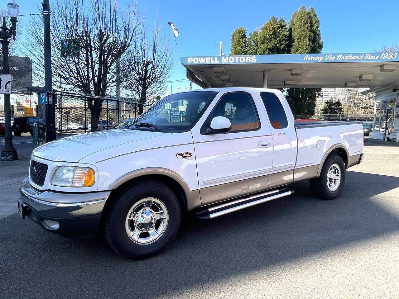 Used 2003 Ford F150 Lariat RWD image 2