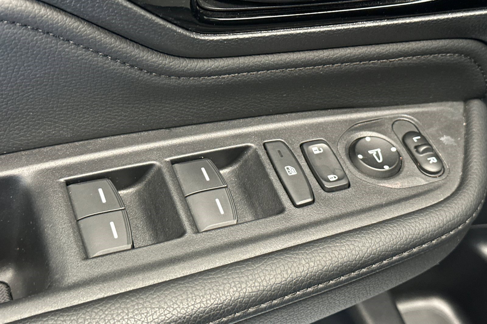 Used 2025 Honda Odyssey Touring image 15