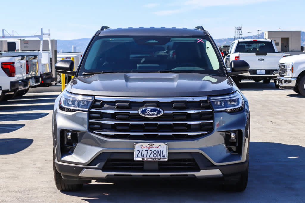 Used 2026 Ford Explorer Active w/ Active Comfort Package RWD image 2