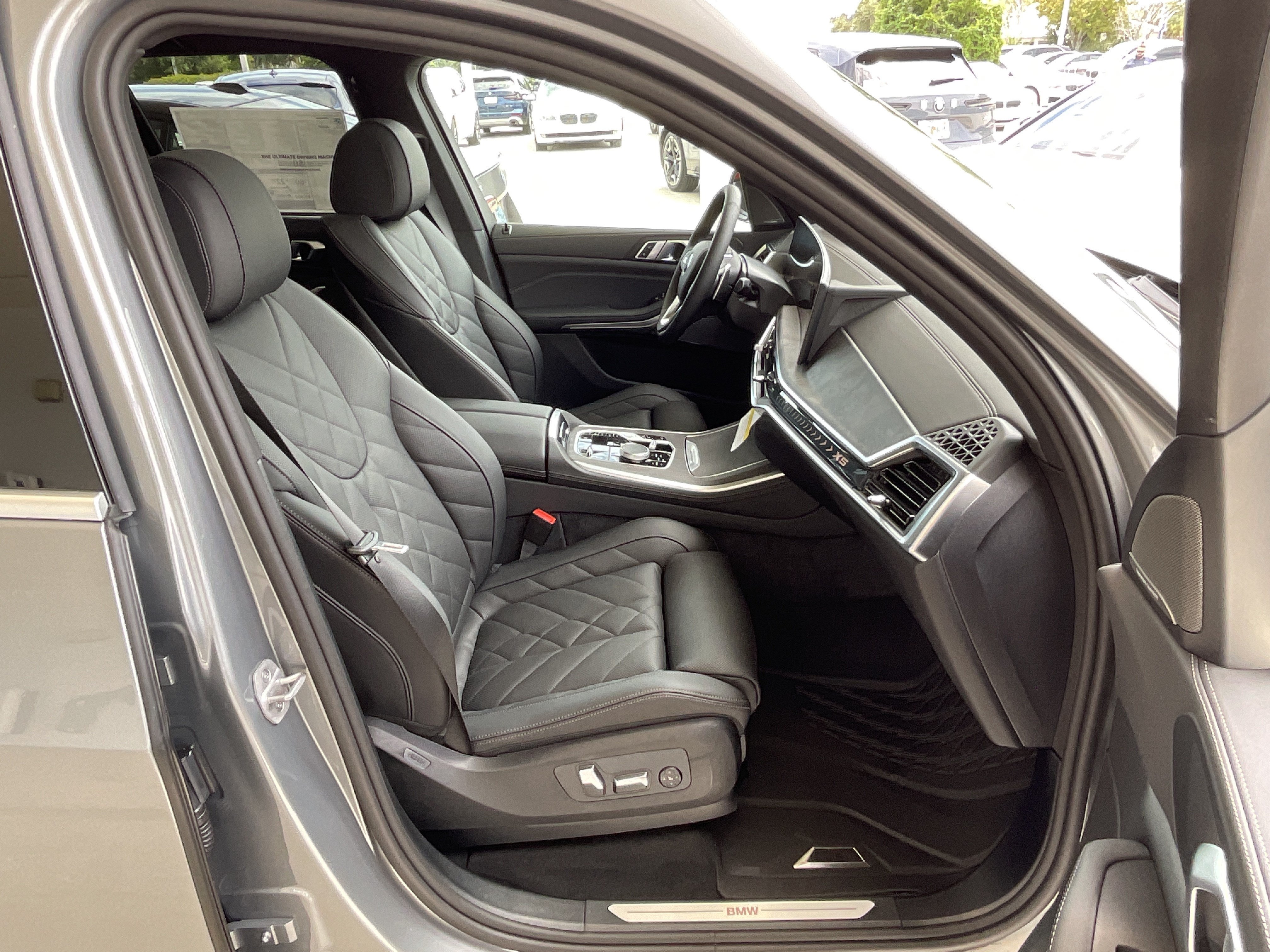 New 2026 BMW X5 xDrive50e w/ Premium Package AWD/4WD image 23