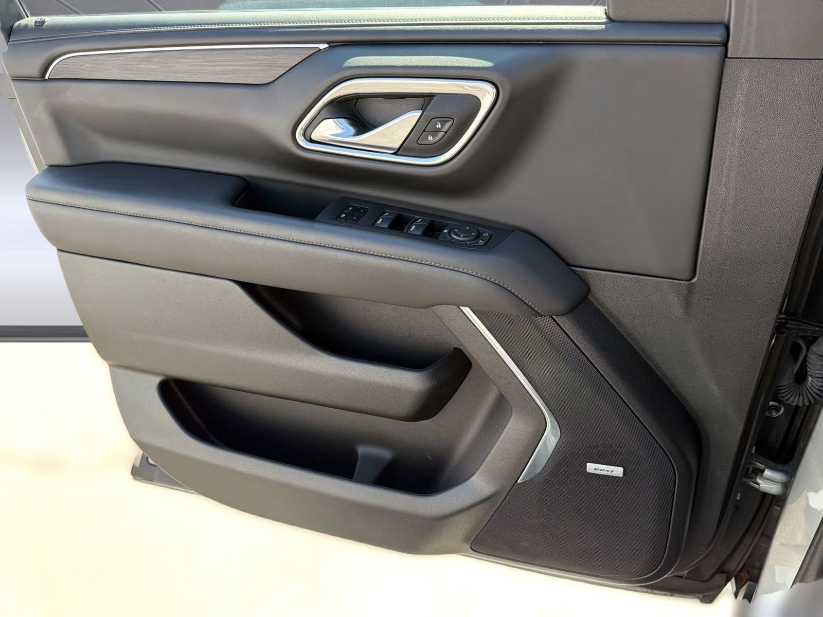 Used 2024 Chevrolet Tahoe LT RWD image 13