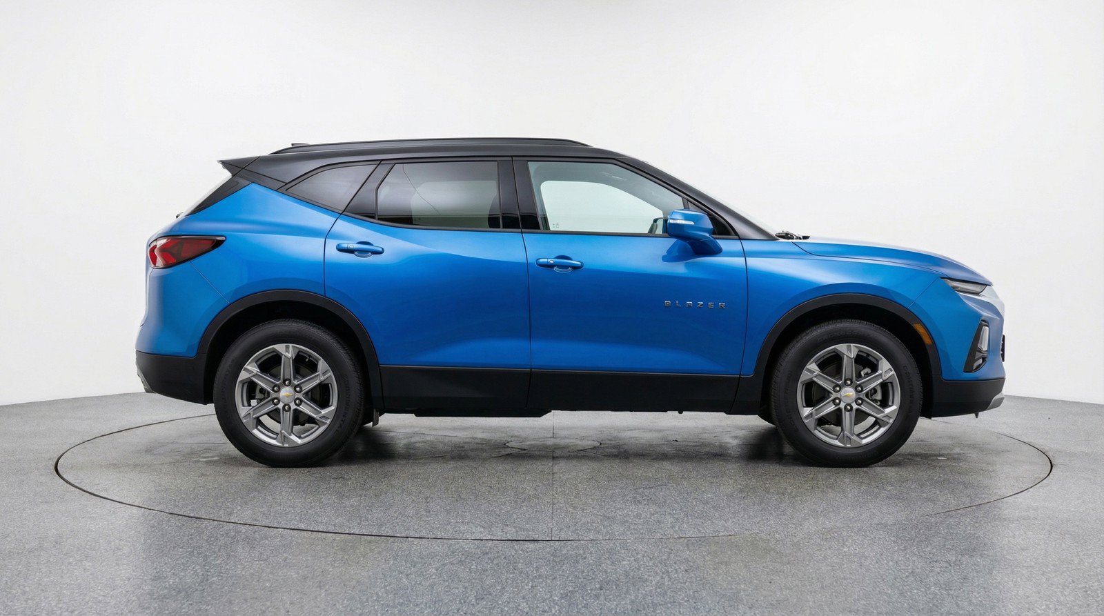 Used 2025 Chevrolet Blazer LT FWD image 11