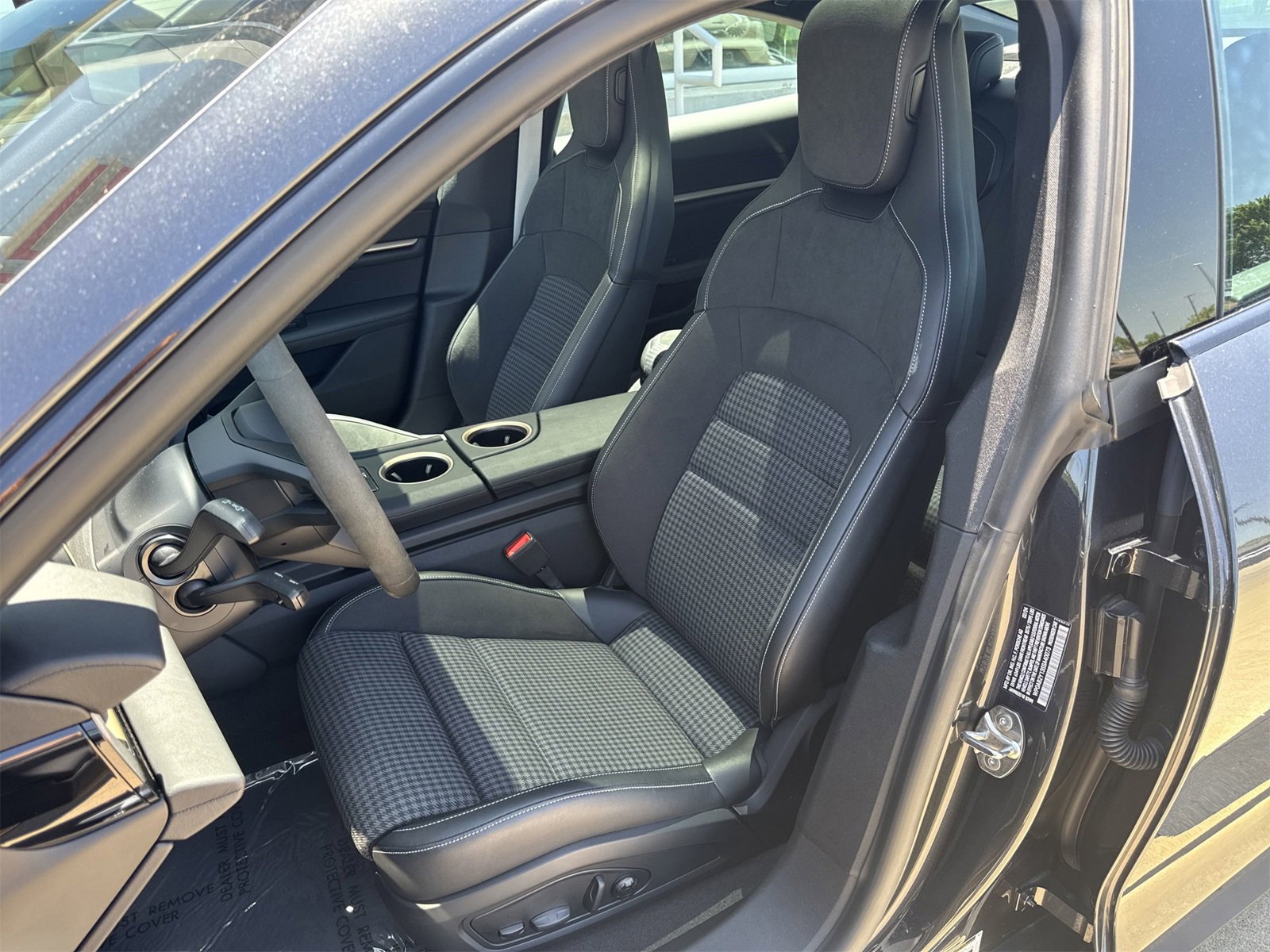 New 2025 Porsche Taycan 4S image 5