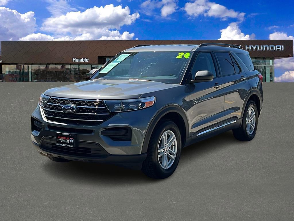 Used 2024 Ford Explorer XLT image 1