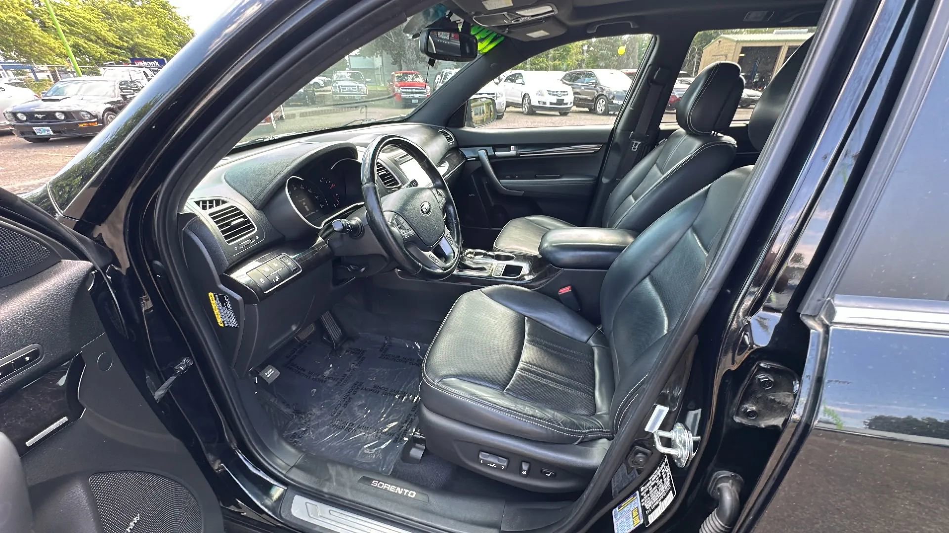 Used 2015 Kia Sorento SX image 8