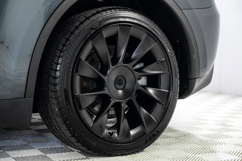 Used 2023 Tesla Model Y Long Range AWD/4WD image 56