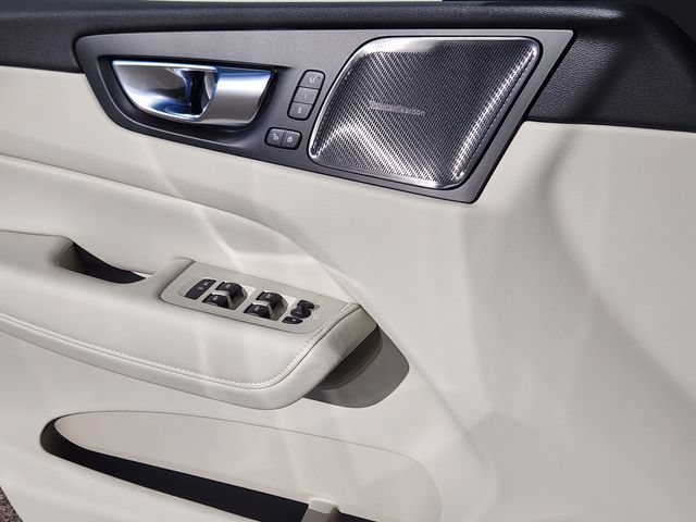 New 2026 Volvo XC60 B5 Ultra w/ Climate Package PRO AWD/4WD image 9