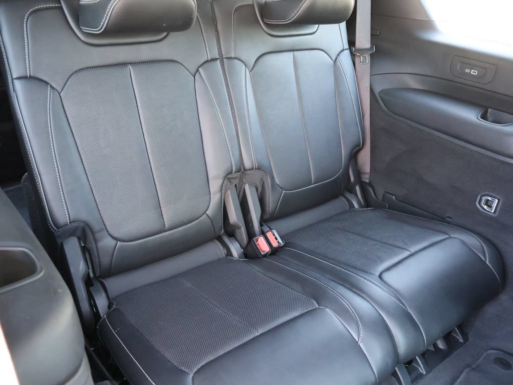 Used 2022 Jeep Grand Cherokee L Overland w/ Luxury Tech Group IV AWD/4WD image 13