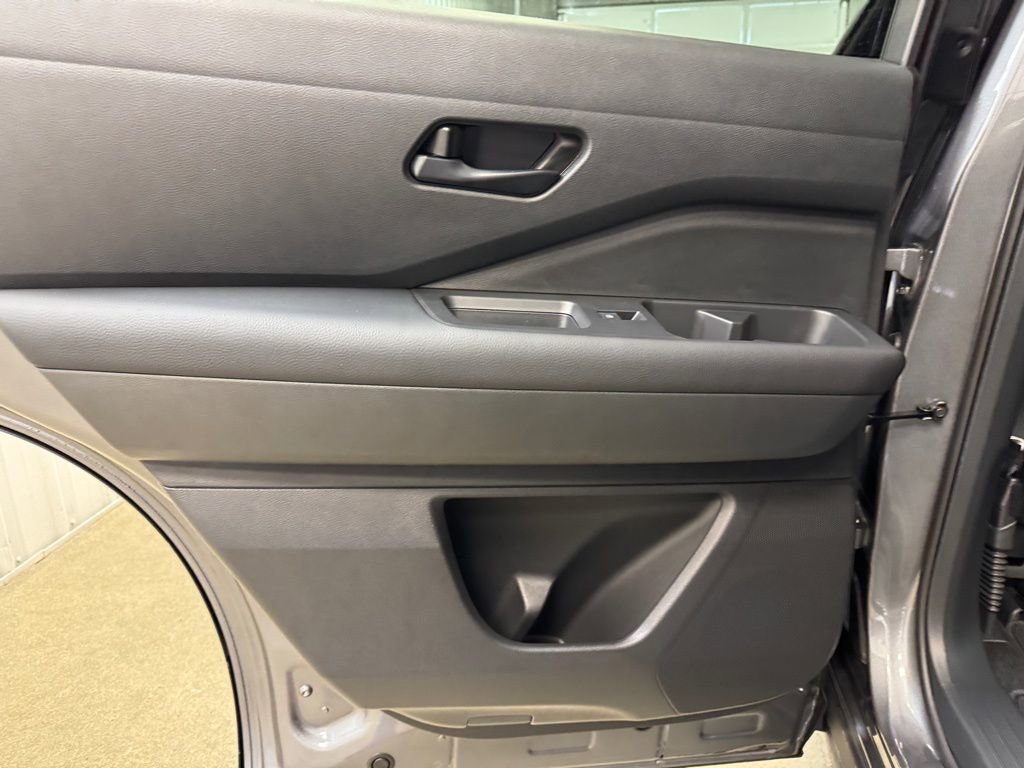 New 2026 Nissan Pathfinder SV image 14