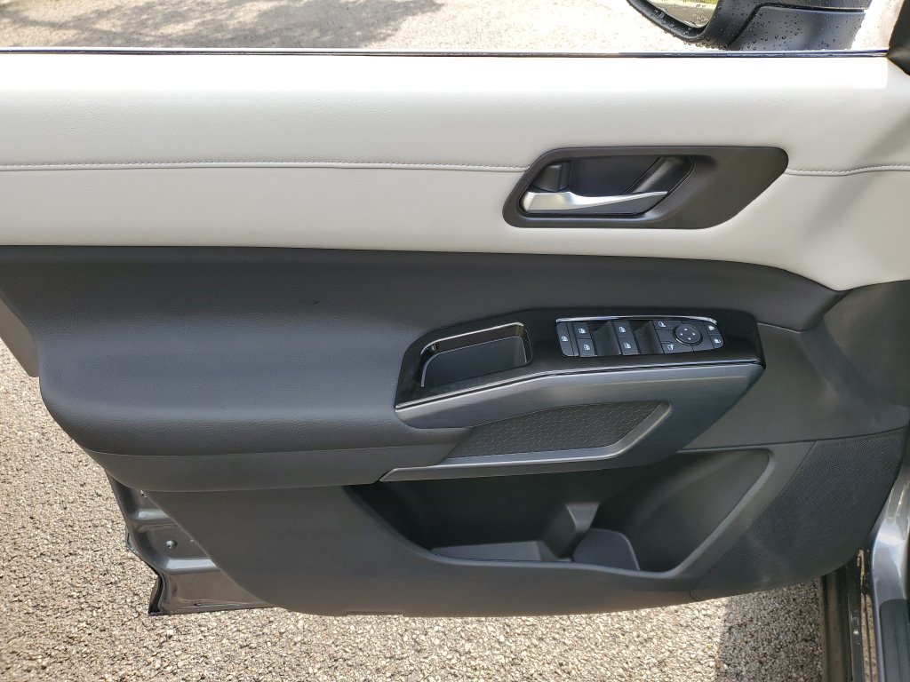 New 2026 Nissan Pathfinder SL FWD image 15