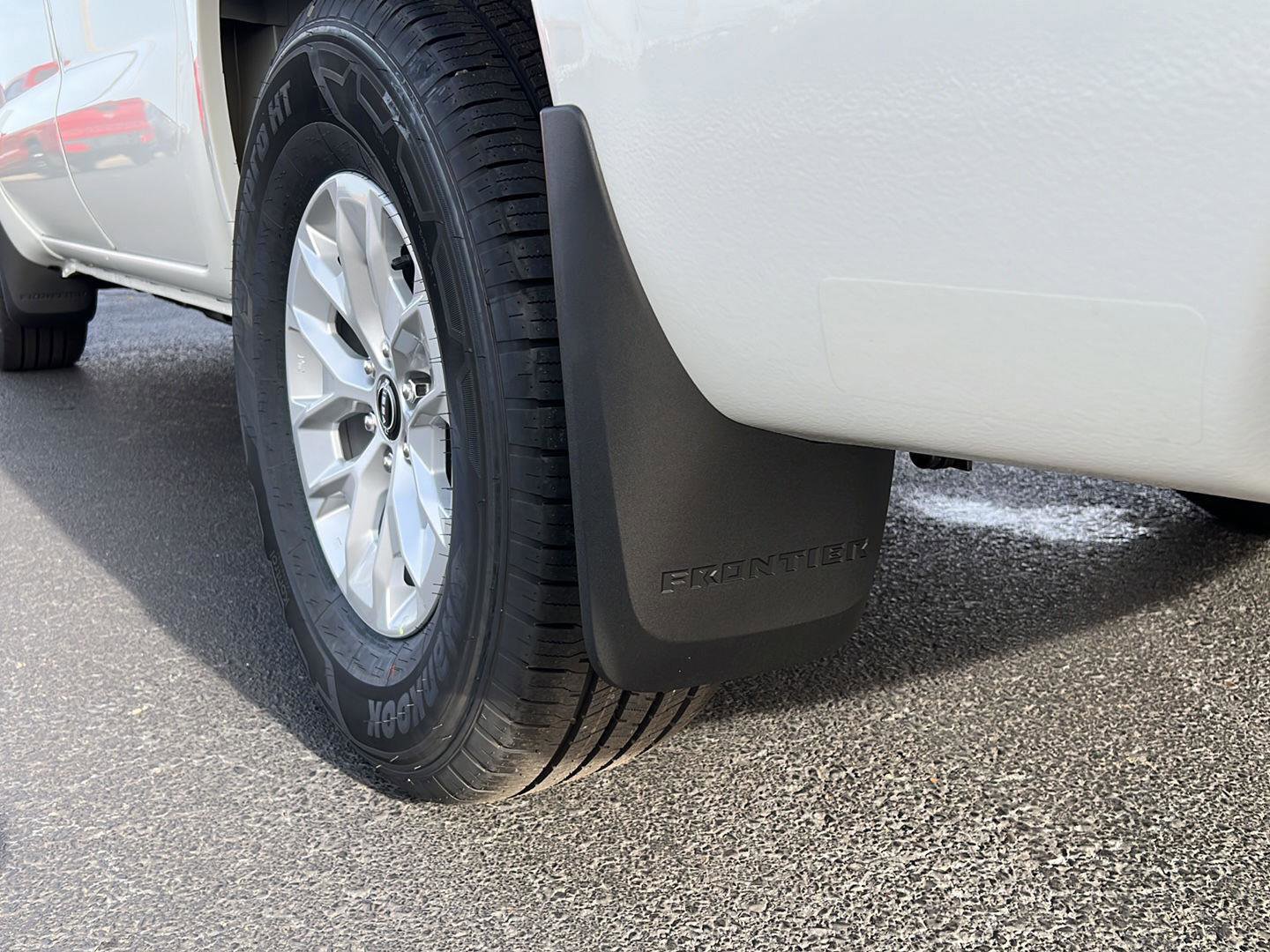 New 2026 Nissan Frontier S image 18