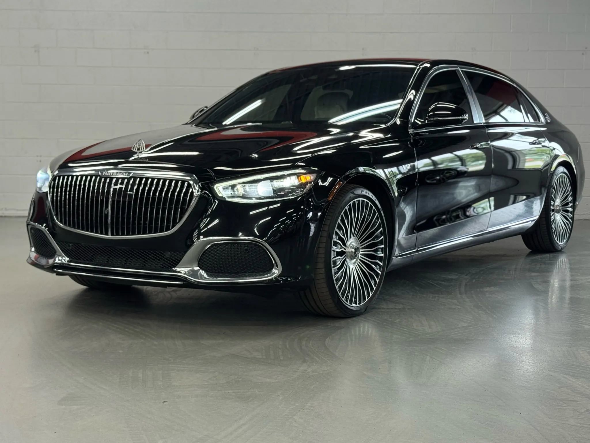 Used 2023 Mercedes-Benz Maybach S 680 S 680 4MATIC Sedan 4D w/ Manufaktur Leather Package image 2