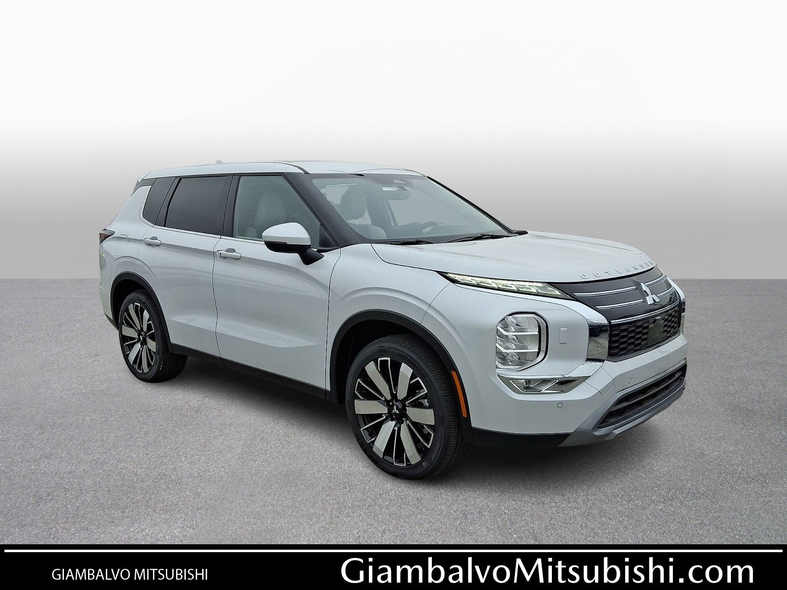 New 2025 Mitsubishi Outlander SE