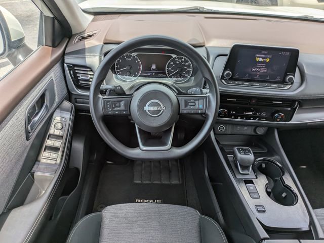 Used 2023 Nissan Rogue SV FWD image 17