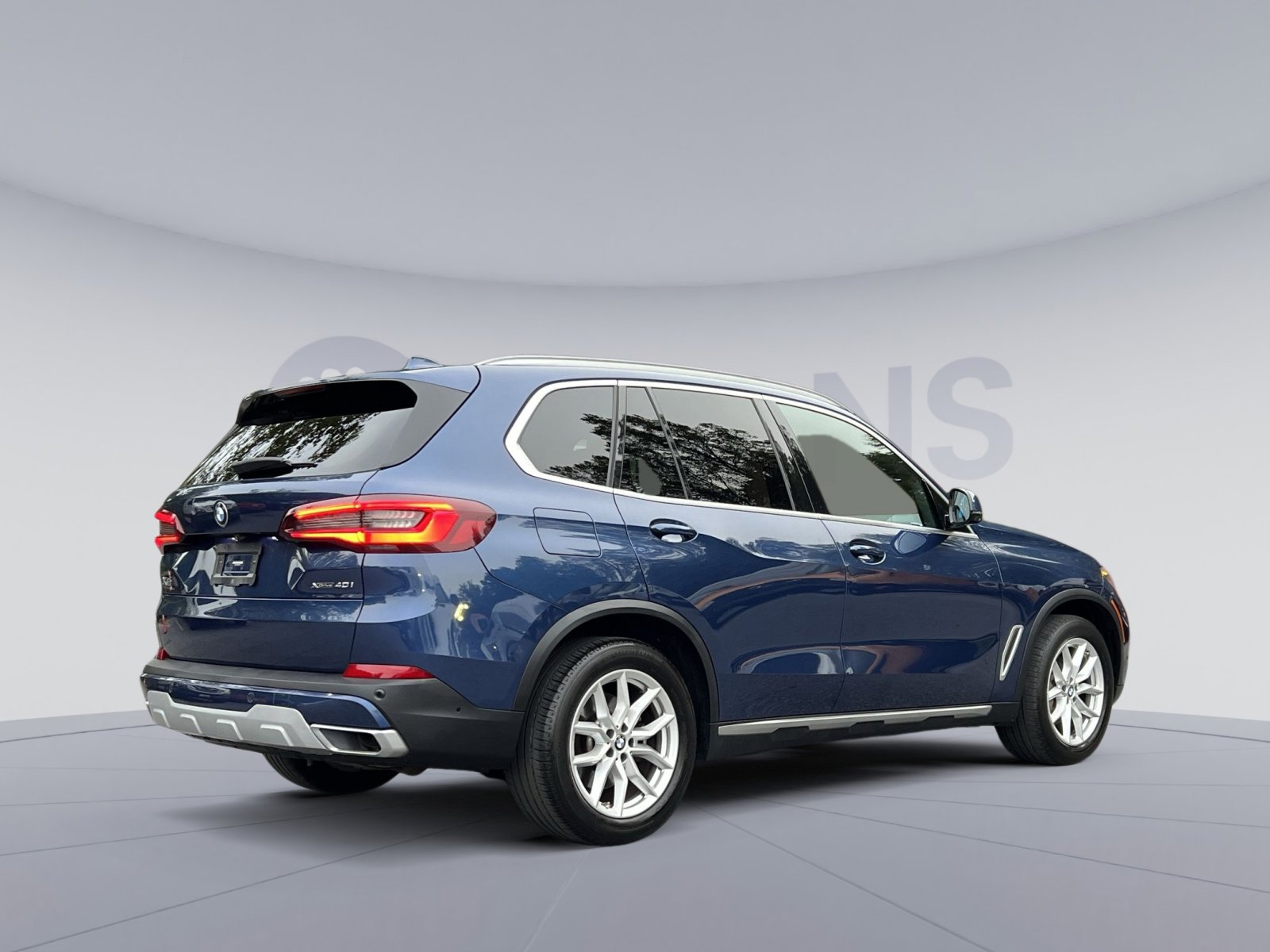 Used 2022 BMW X5 xDrive40i w/ Parking Assistance Package image 5