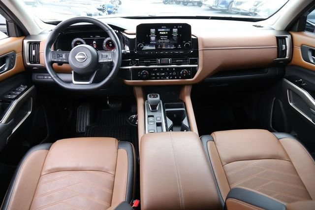 Certified 2025 Nissan Pathfinder Platinum w/ Cargo Package FWD image 25