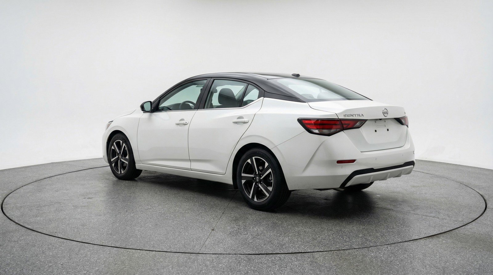 Used 2025 Nissan Sentra SV image 6