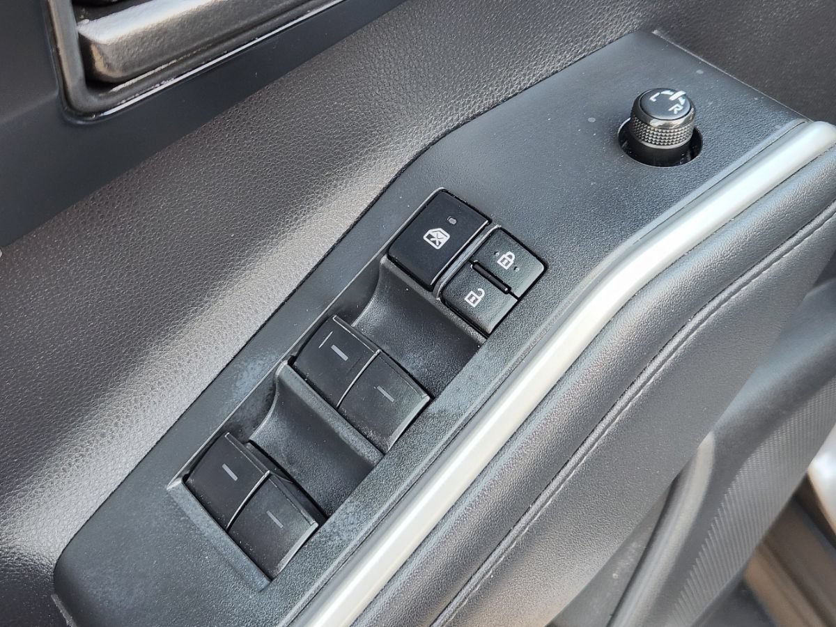 Used 2022 Toyota Highlander L FWD image 43