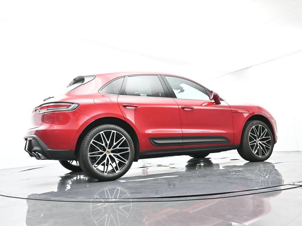 Certified 2025 Porsche Macan AWD/4WD image 52