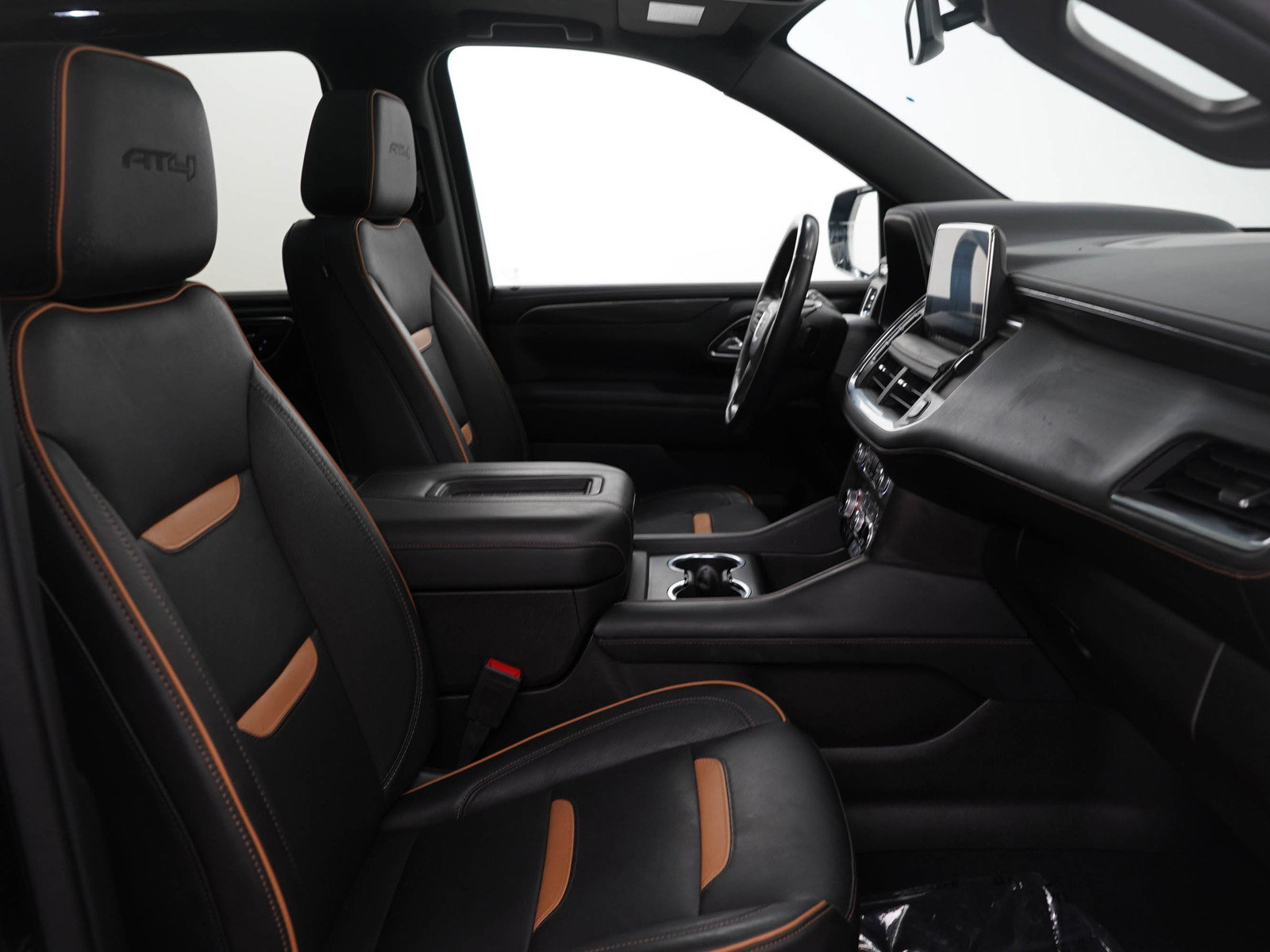 Used 2021 GMC Yukon XL AT4 w/ Technology Package image 11