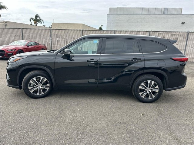Used 2022 Toyota Highlander XLE image 7