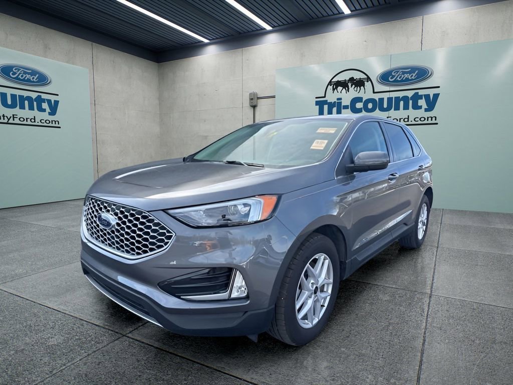 Used 2024 Ford Edge SEL w/ Convenience Package image 3