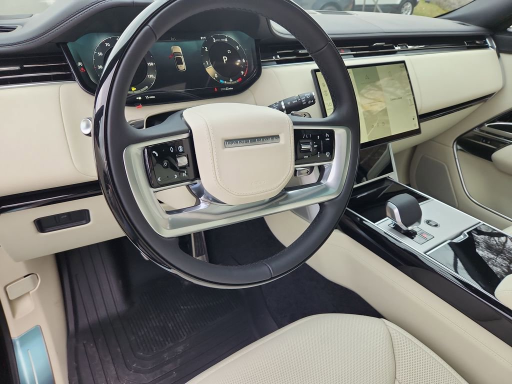 New 2025 Land Rover Range Rover SE image 15