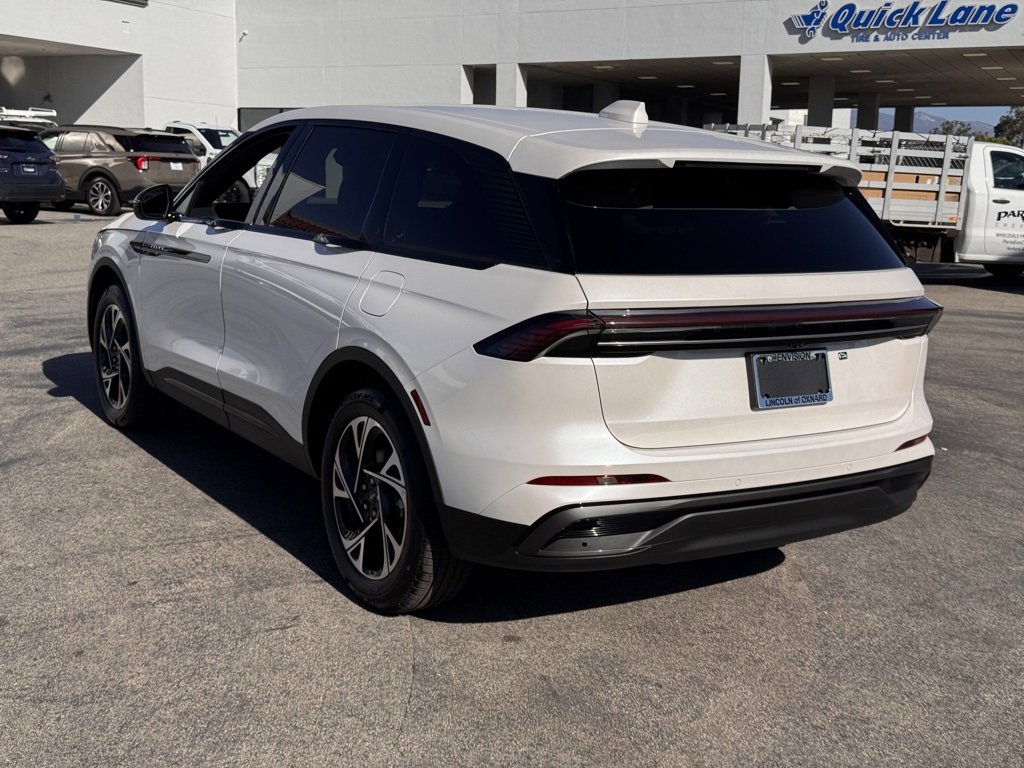 Used 2025 Lincoln Nautilus Premier w/ Jet Appearance Package image 10