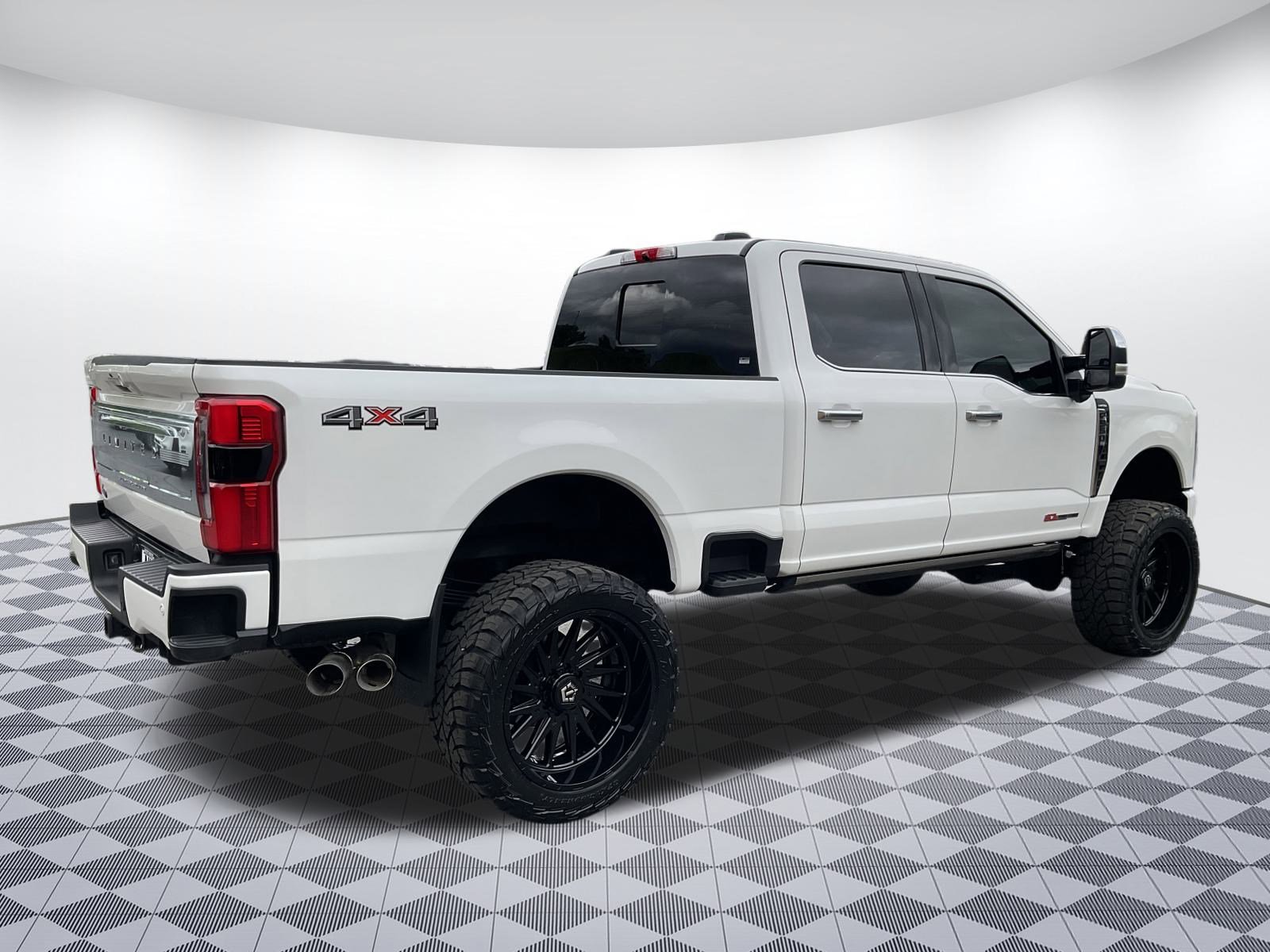 Used 2024 Ford F350 Limited image 3