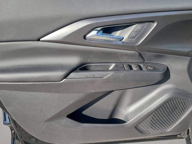 New 2026 Chevrolet Equinox EV LT image 18