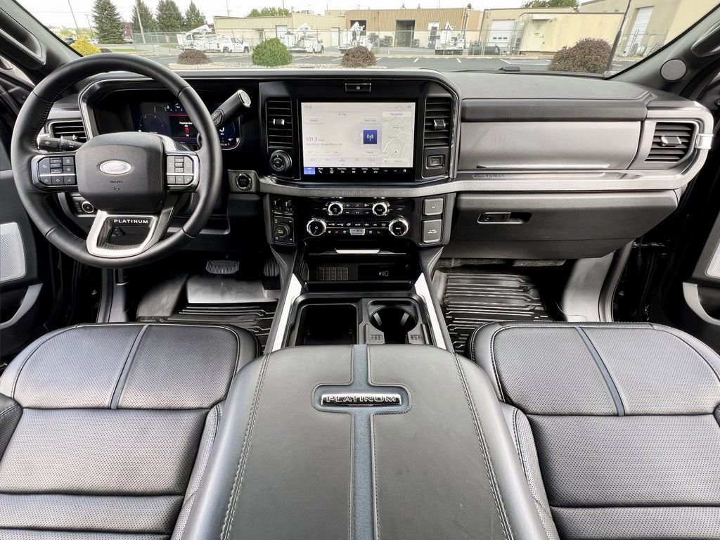 Used 2025 Ford F250 Platinum image 3