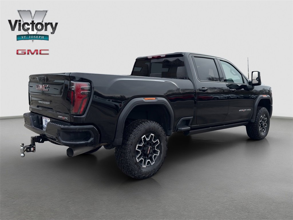 Used 2025 GMC Sierra 2500 AT4X image 8
