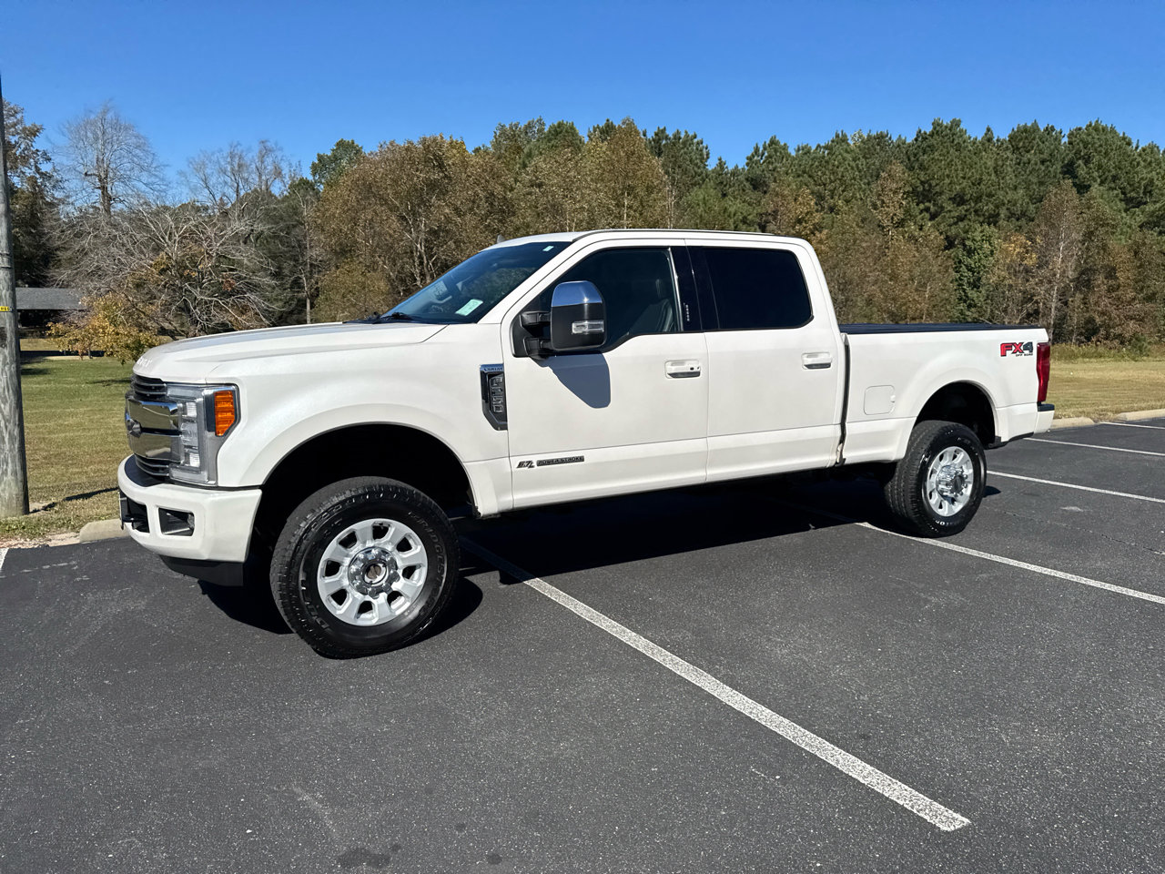 Used 2019 Ford F250 Lariat w/ Lariat Ultimate Package image 11