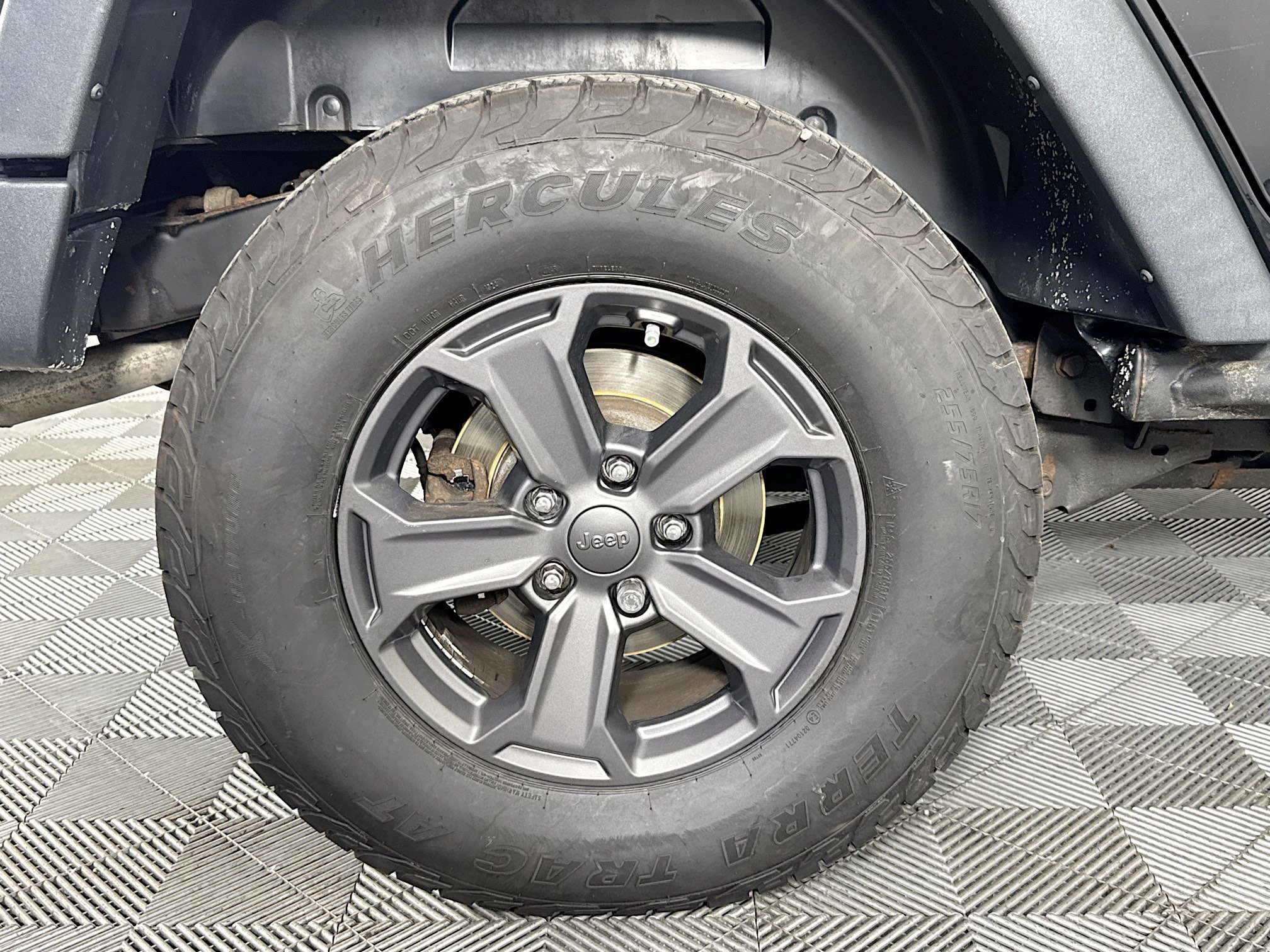 Used 2018 Jeep Wrangler Unlimited Rubicon w/ Connectivity Group image 30