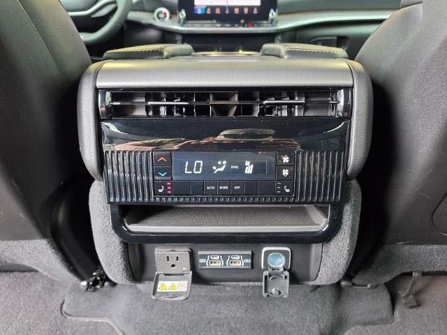 Used 2025 Jeep Wagoneer Series II w/ 8-Passenger Seating Package AWD/4WD image 33