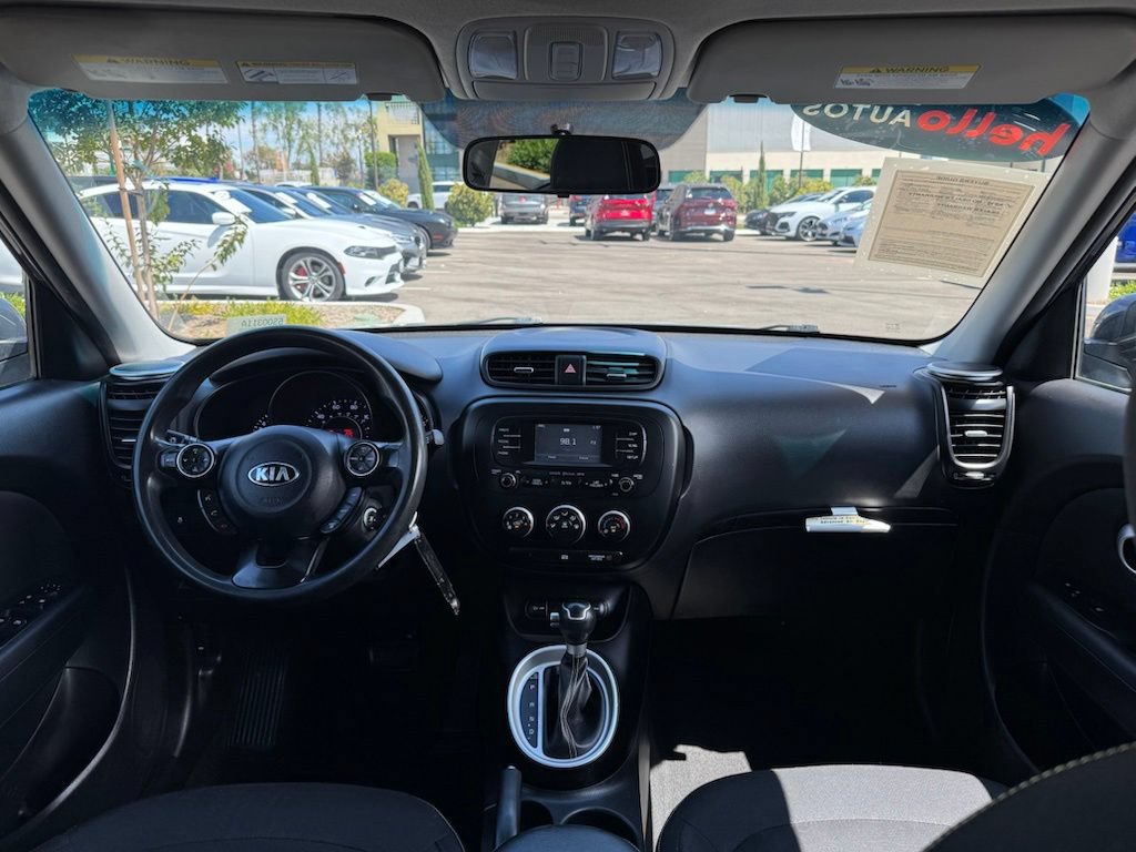 Used 2016 Kia Soul + FWD image 12