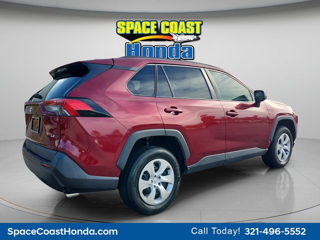 Used 2020 Toyota RAV4 LE FWD image 3
