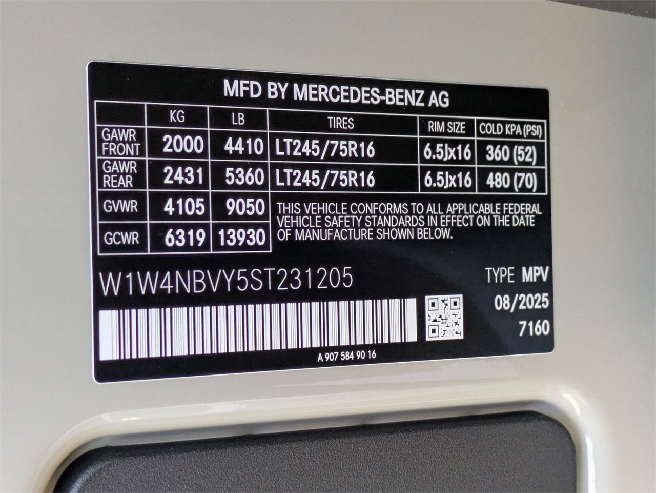 New 2025 Mercedes-Benz Sprinter 2500 image 14