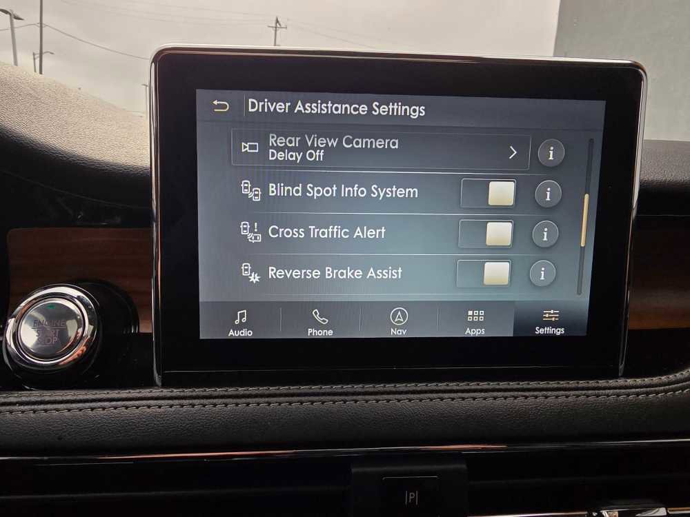 Used 2022 Lincoln Corsair Reserve w/ Equipment Group 201A image 17