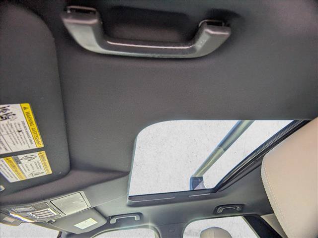 Used 2019 Land Rover Discovery HSE AWD/4WD image 16