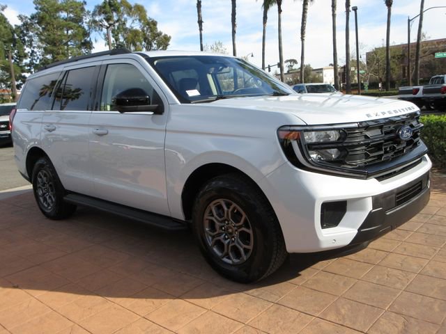 Certified 2025 Ford Expedition Active image 6