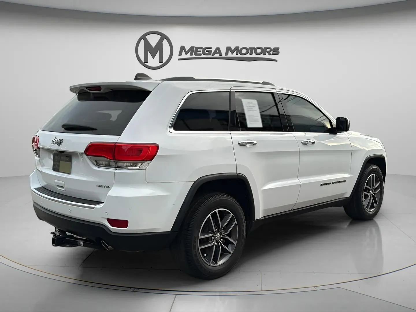 Used 2018 Jeep Grand Cherokee Limited image 5