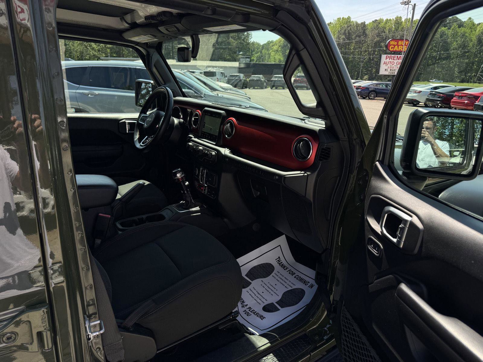 Used 2021 Jeep Wrangler Unlimited Rubicon AWD/4WD image 16