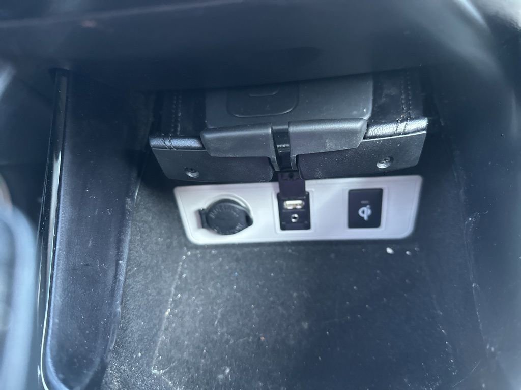 Used 2016 Toyota Avalon Limited w/ Toyota Safety Sense Package FWD image 22