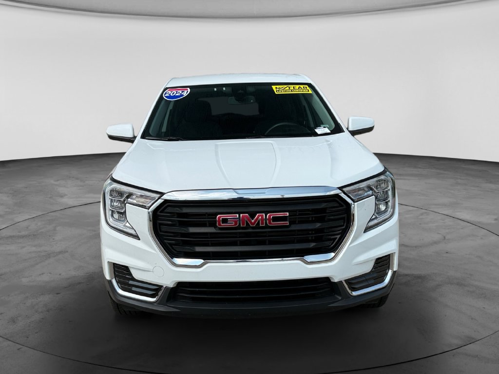 Used 2024 GMC Terrain SLE AWD/4WD image 3